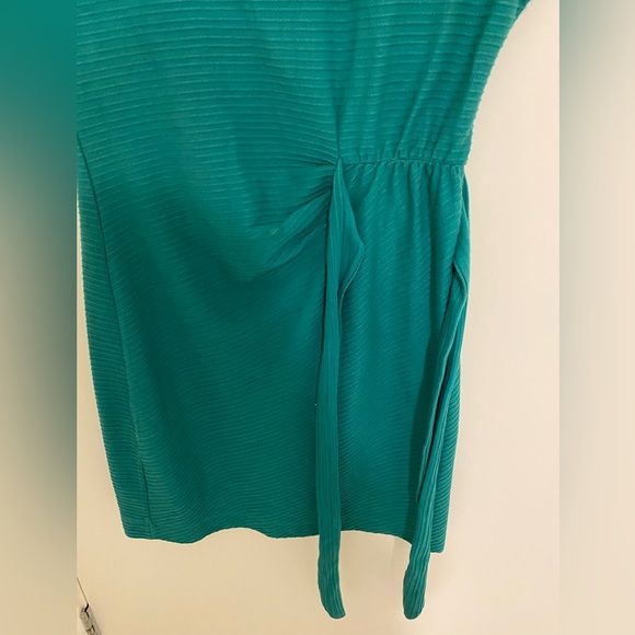 Short sleeve dress with bow tie in front - Picture 4 of 5